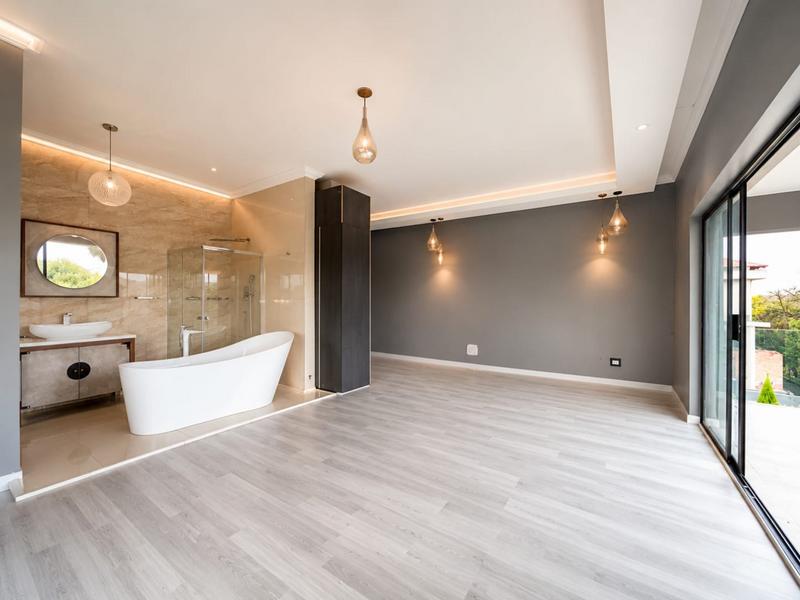 5 Bedroom Property for Sale in Birdwood Estate North West